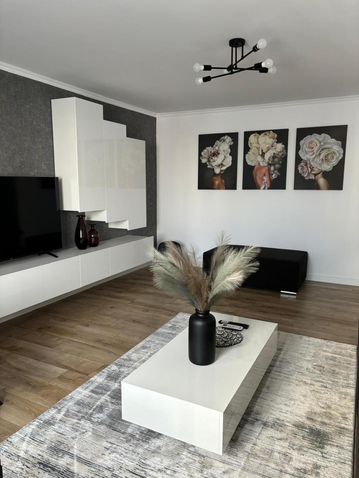 Rorada Apartament Făgăraş Esterno foto