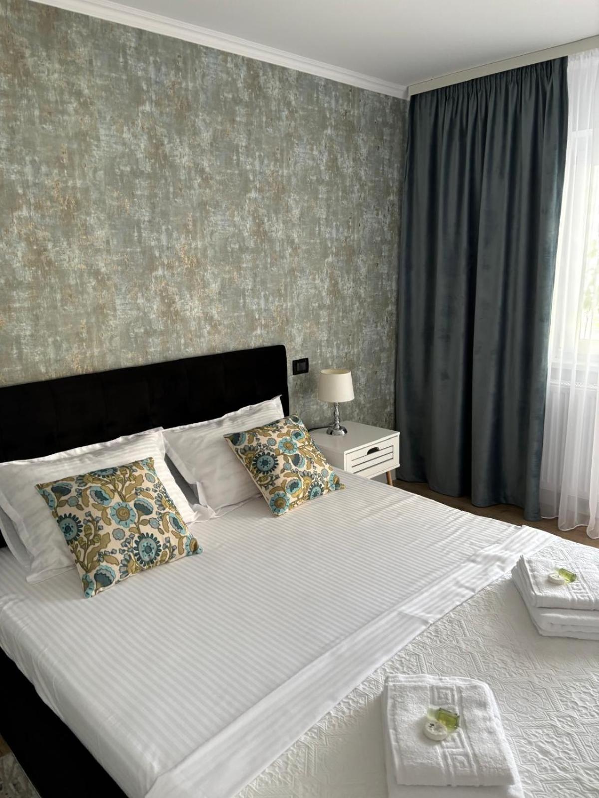 Rorada Apartament Făgăraş Esterno foto